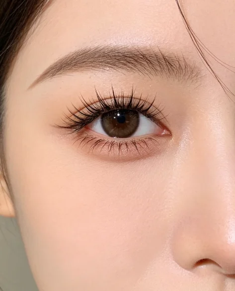 Finished volume lash extension eye closeup