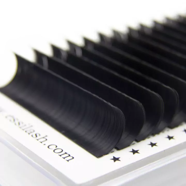 Achieve Perfectly Natural Lashes with These Expert Extension Tips