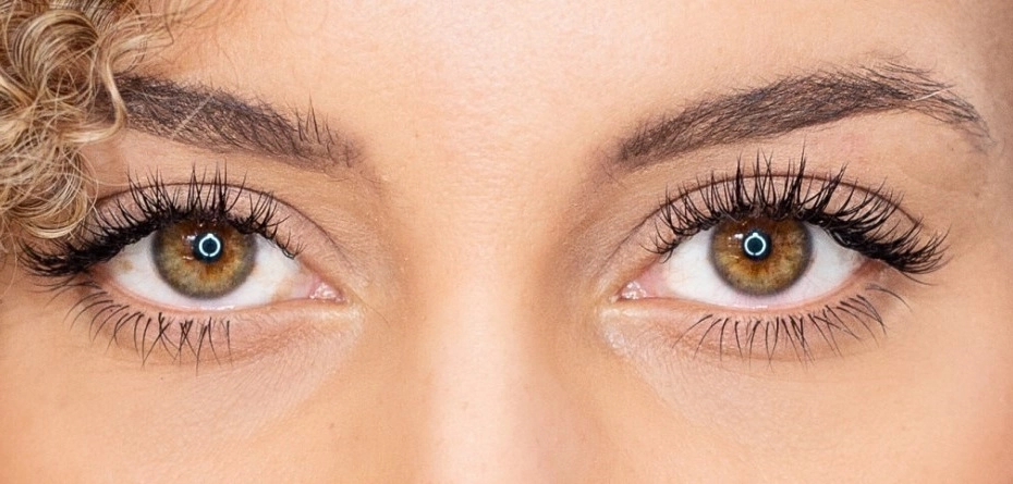 What Are Lash Extensions Made Of: 4 Types of Lashes